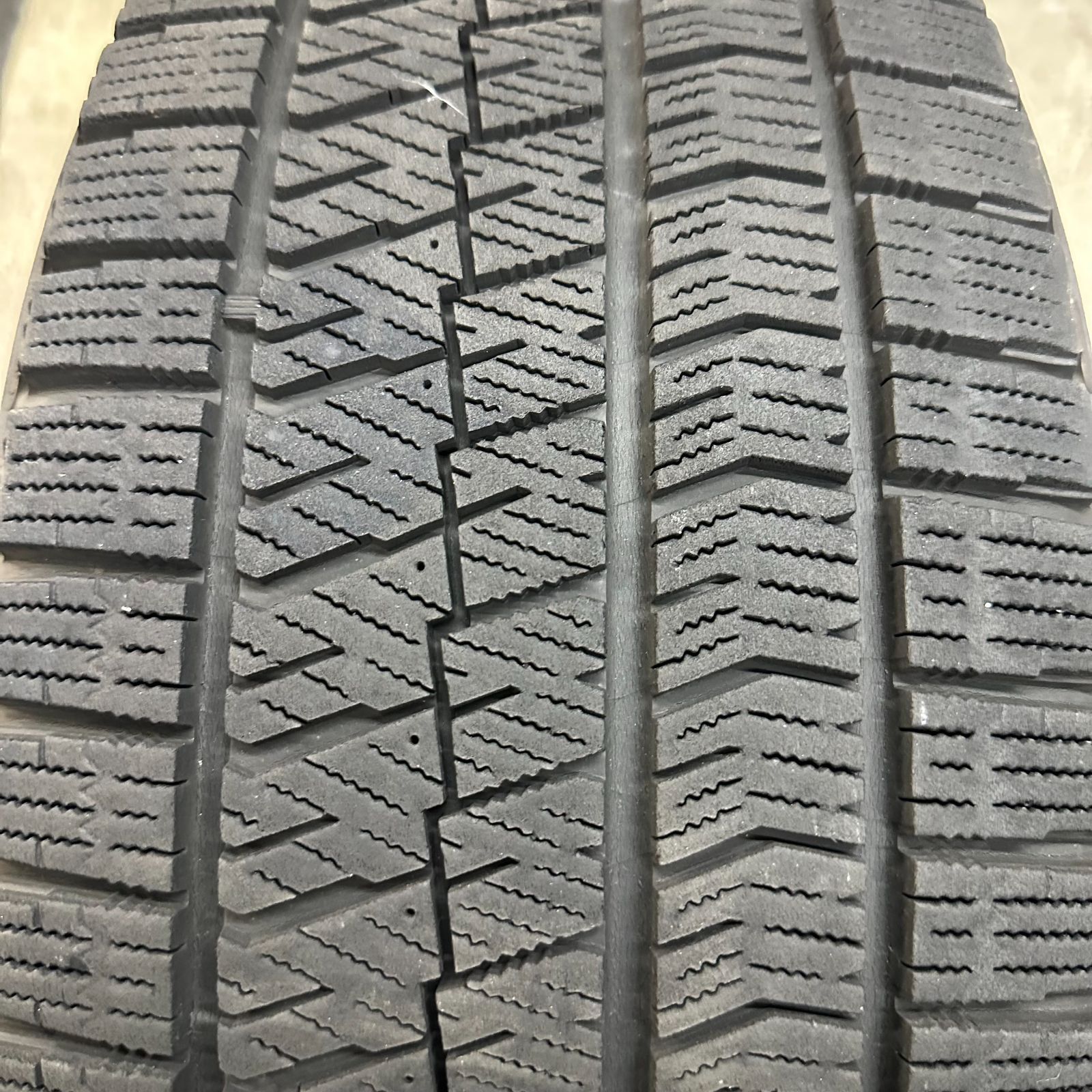  領収書発行可 品 220系ｸﾗｳﾝ 3 5Ｈ Ｖ取付可 TPWSｾﾝｻｰ付 VRX 2 215 55 R 17 スタッドレスホイールセット 2018年製 17インチ タイヤ ホイールセット