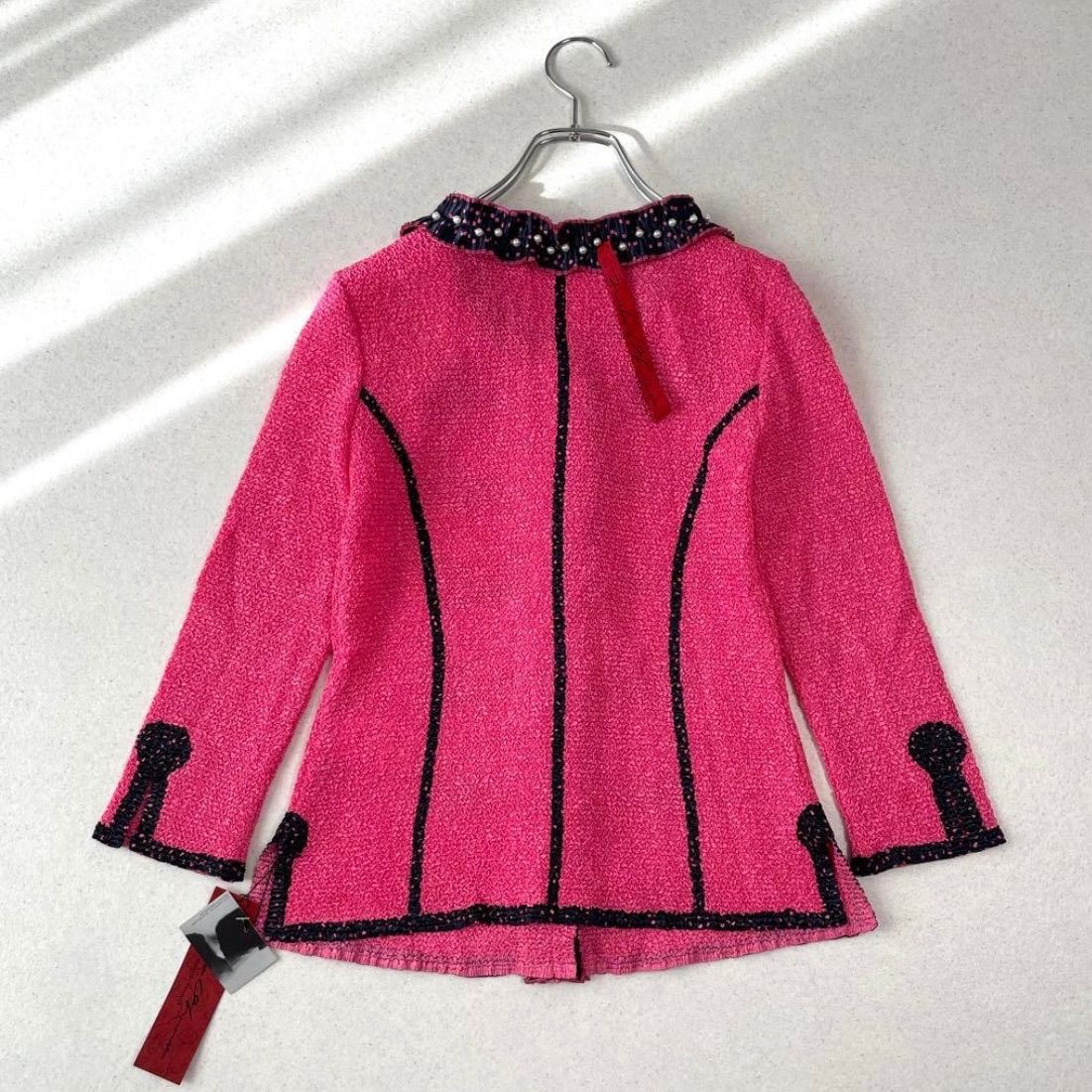 ノコ オーノ NOKO OHNO プリーツ加工　ジャケット　カーディガン　42 中古・古着通販】NOKO OHNO (ノコ オーノ) ブローチ付プリーツ