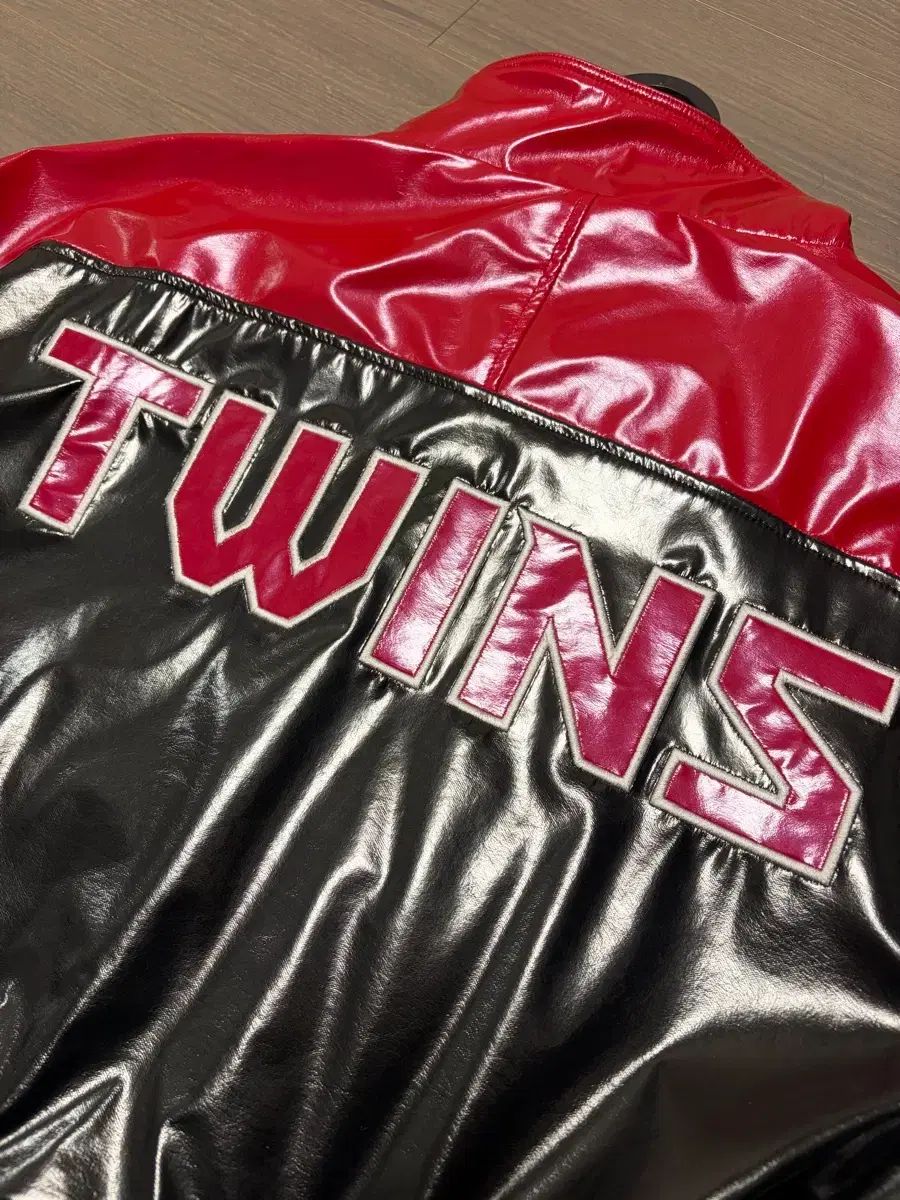 LGツインズ サテンジャンパー L