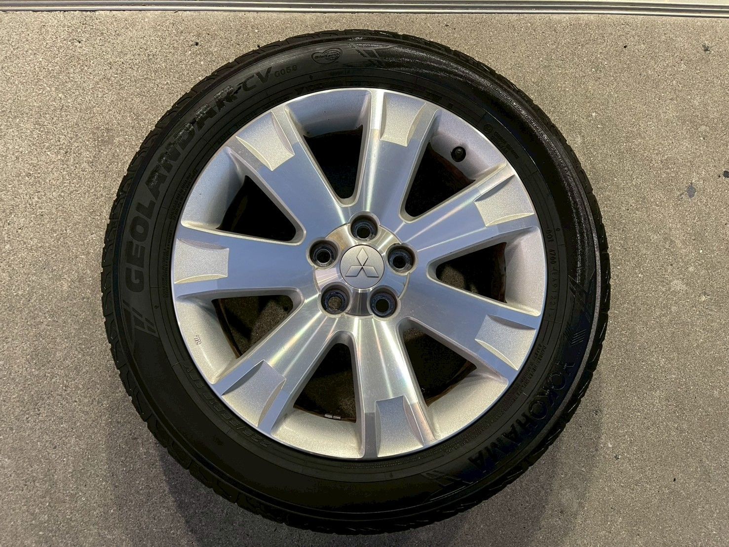 ️ 入荷 デリカD 5 アルミホイール＆タイヤセット な みです