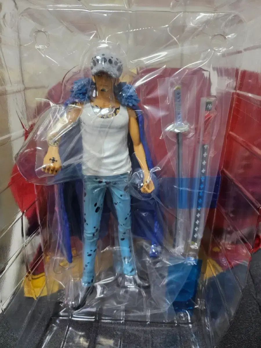 ONE PIECE フィギュア 一番くじ アンブレイカブル トラファルガー