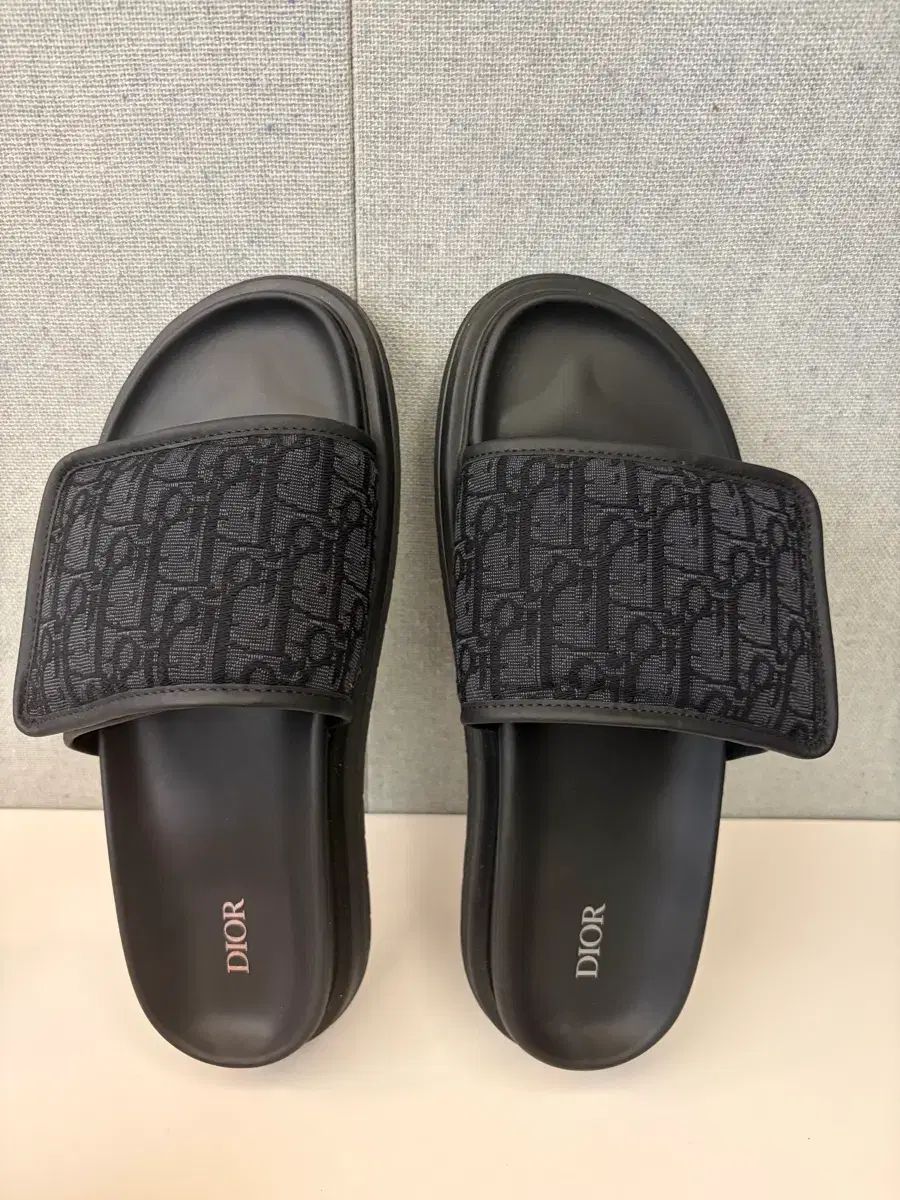 ディオール オブリーク スリッパ ブラック