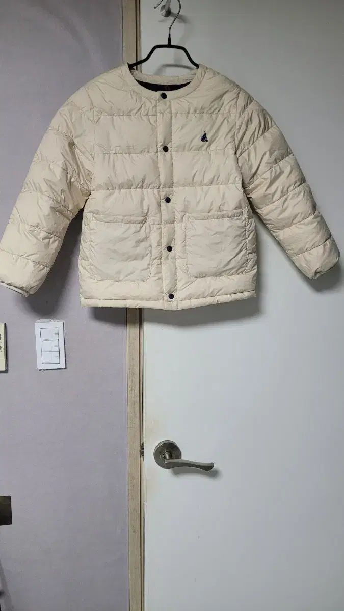 ビーンポールキッズ アイボリー ダウン 140サイズです