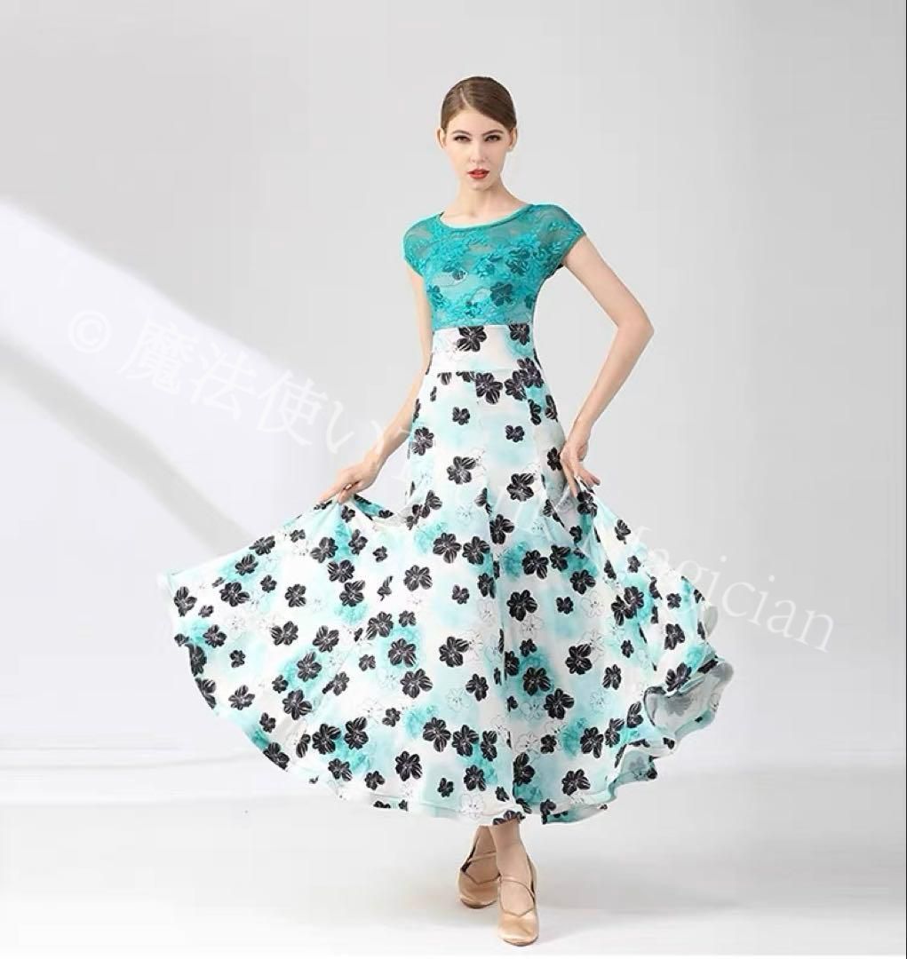 花柄ワンピースダンスパーティーにも