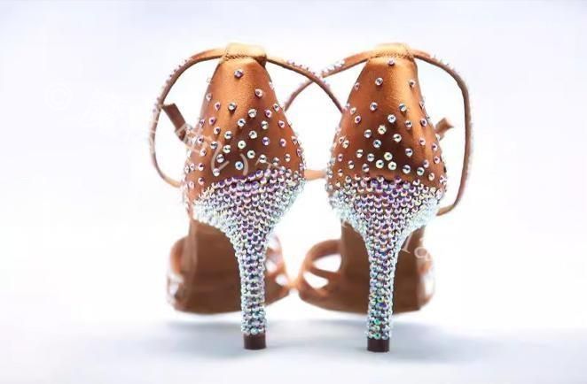 ラテン シューズ