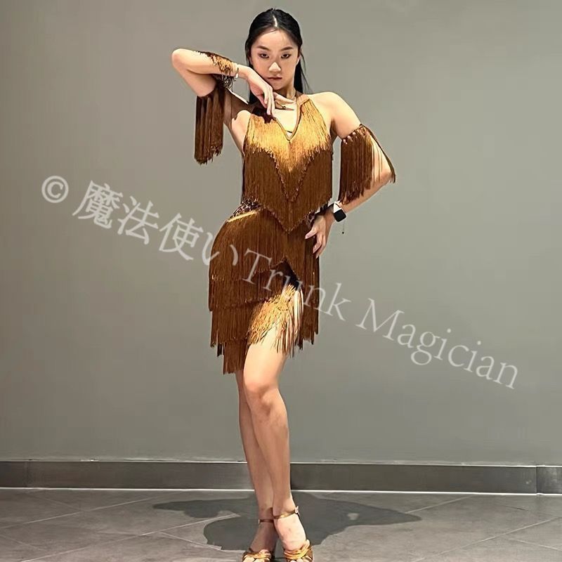 ♥ イズ ベリーダンス衣装 Vネック?ホルターネックのマルチレイヤーフリンジオープンバックドレス - ダンス練習 競技会 芸術