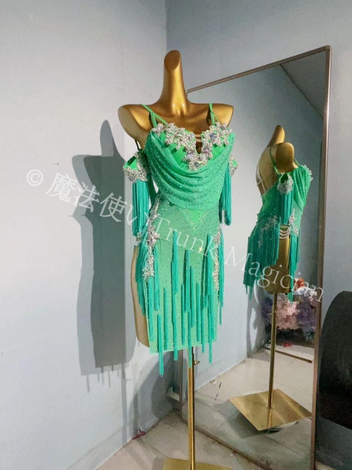 ラテンダンス衣装 グリーン フリンジドレス 豪華花装飾 競技用 ステージ用 オーダーメイド対応
