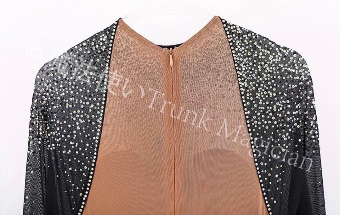 新品未使用】スタンダードドレス ストーン付きエレガントデザイン