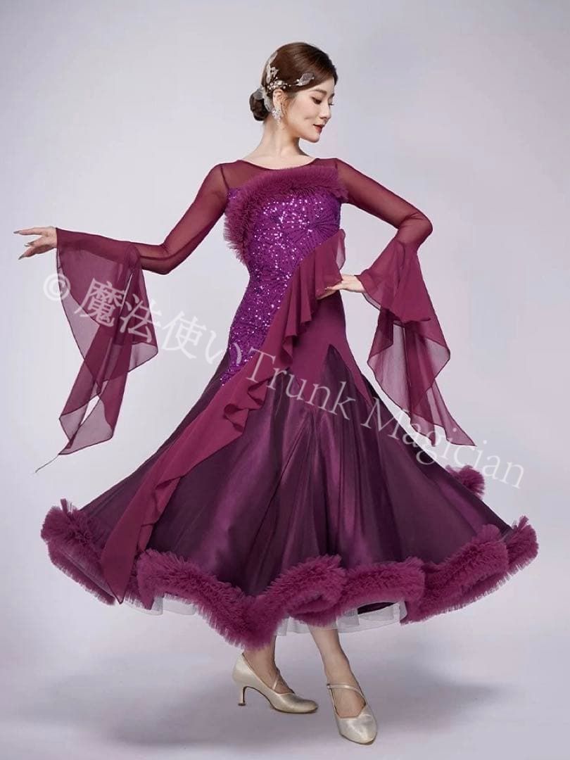 裾が特徴的な華やか ドレス