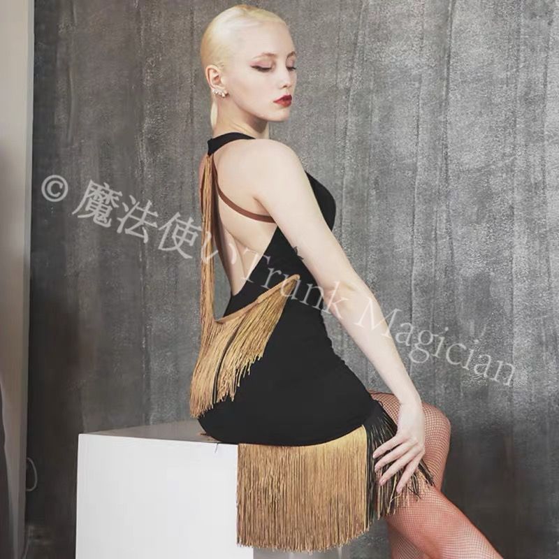 イズ ベリーダンスイズ ベリーダンス衣装 レディース セクシーオープンバック ラテンダンス フリンジドレス パフォーマンス 2 選択