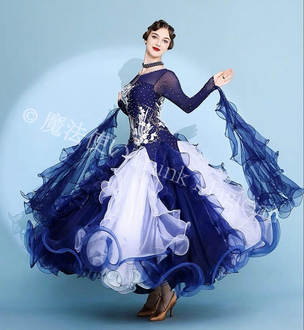 ストーン付き ドレス 後ろファスナーあり 使いが個性的