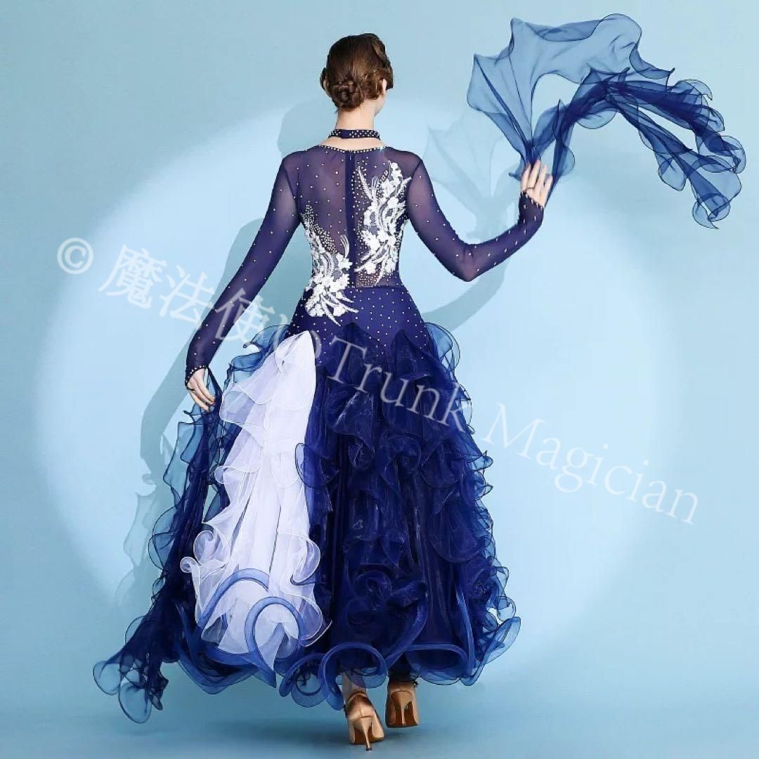 ドレス 後ろファスナーあり