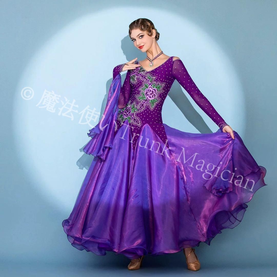 新品未使用】豪華ストーン付きスタンダードドレス 競技会や発表会