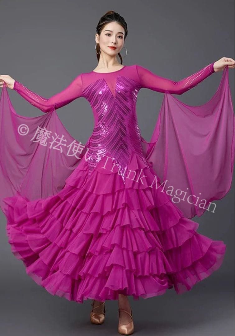 スパンコールがキラキラ ドレスダンスパーティーやデモに