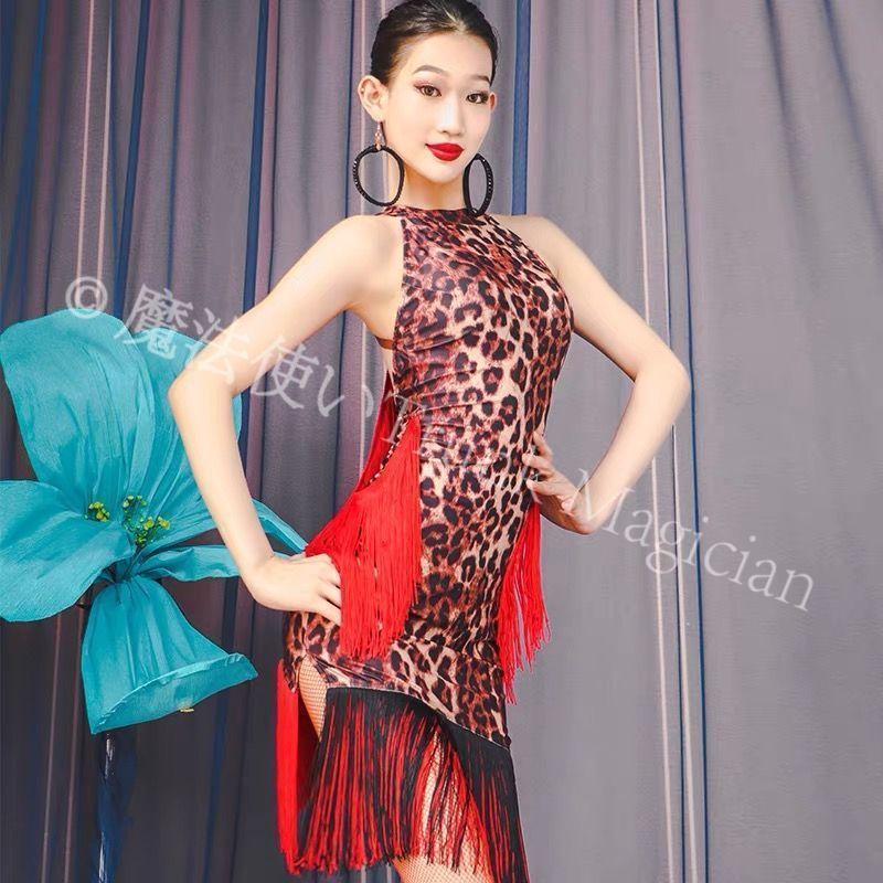 セクシーオープンバック