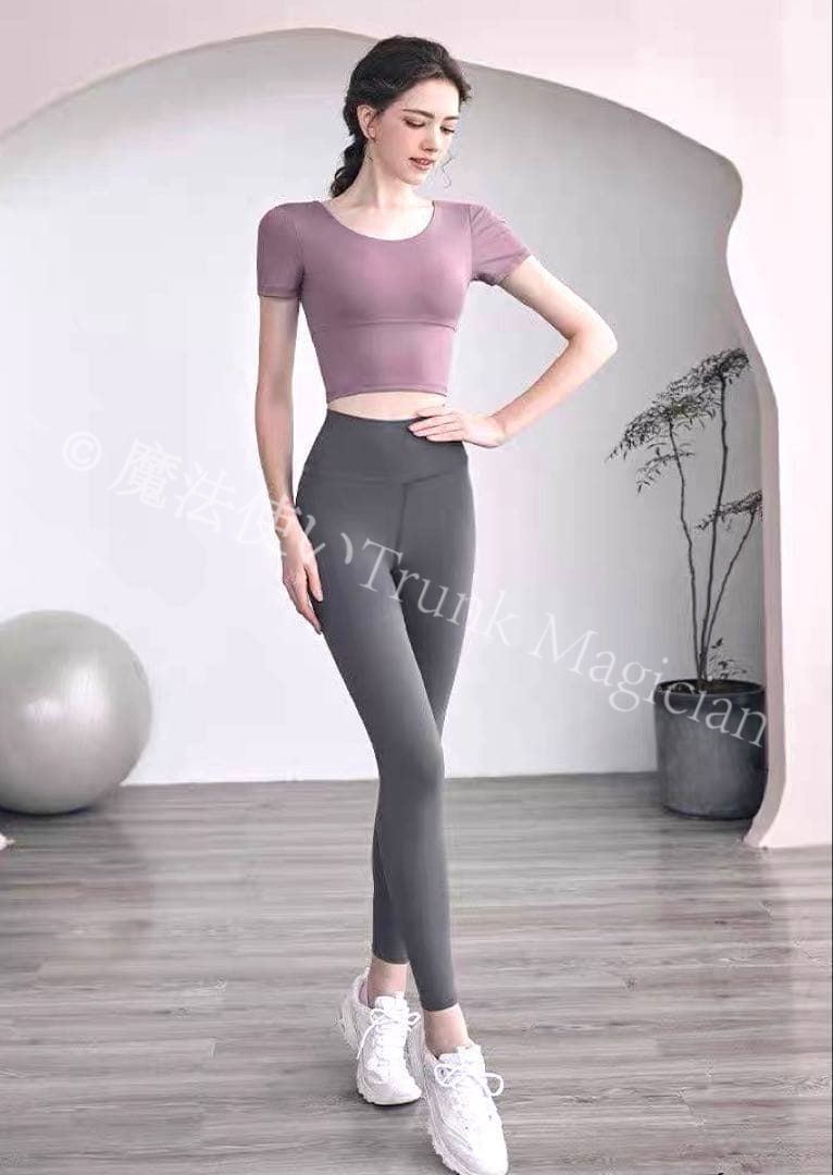 ストレッチトップス 胸パット付き ダンスの練習やピラティスやヨガに