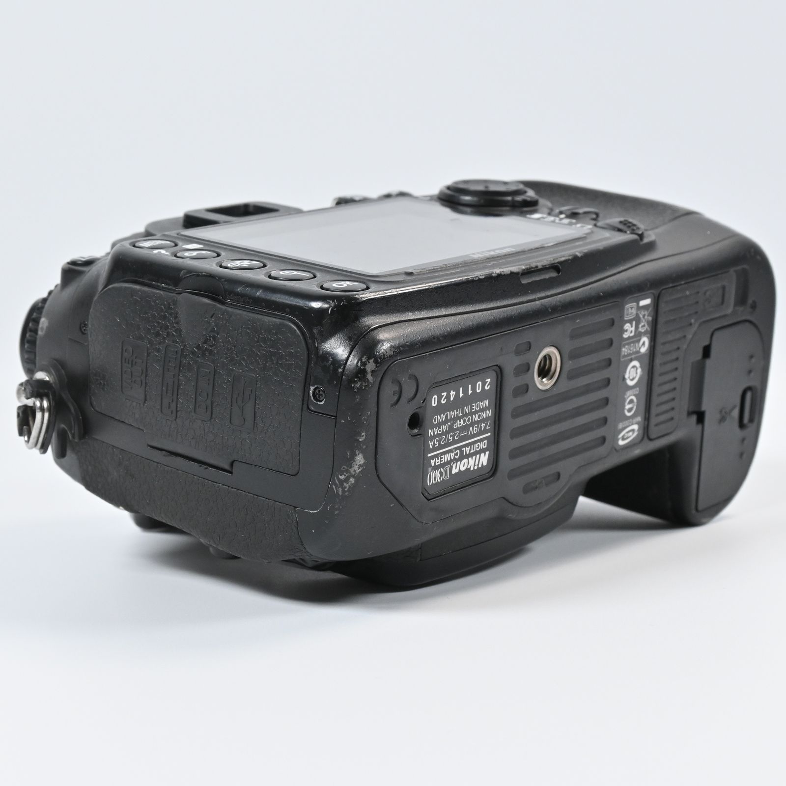 Nikon D300 ボディ 最新 ショット数 26002回