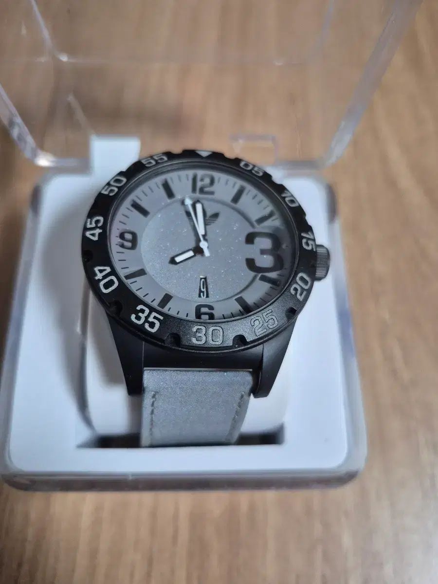 アディダス ブラック|ブルー リスト ウォッチ