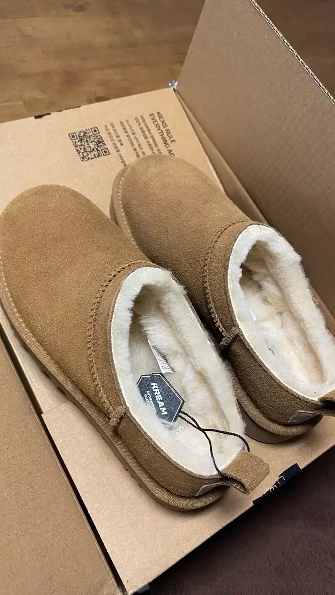 アメリカ UGG クラシック マイクロ チェスナット 240 クリーム