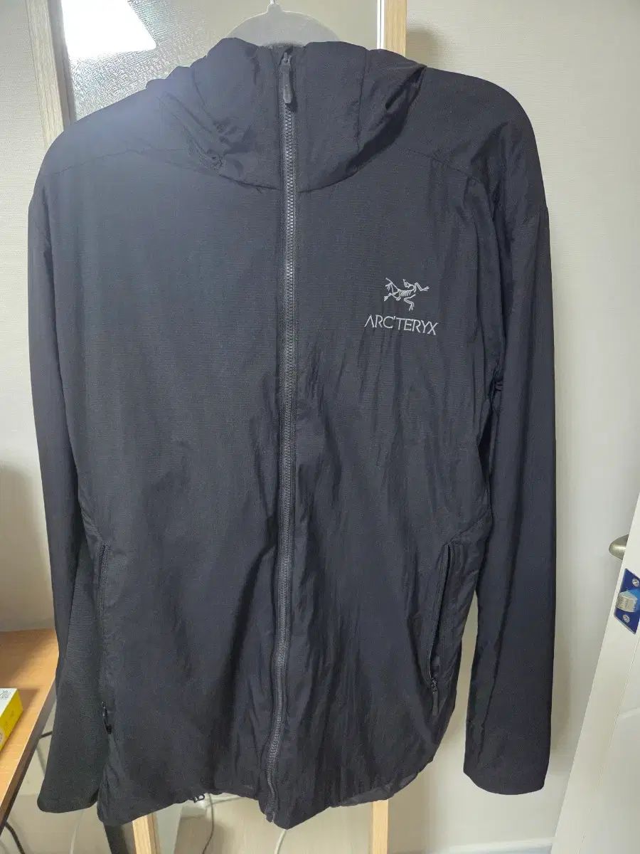L ARC TERYX アークテリクス Atom アトム フーディ SL ブラック