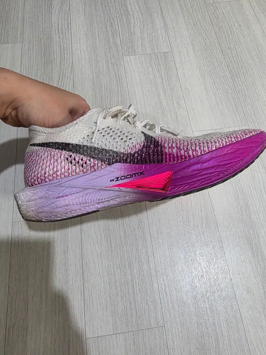 ナイキ ズームエクス クマファーランニングシューズ 275