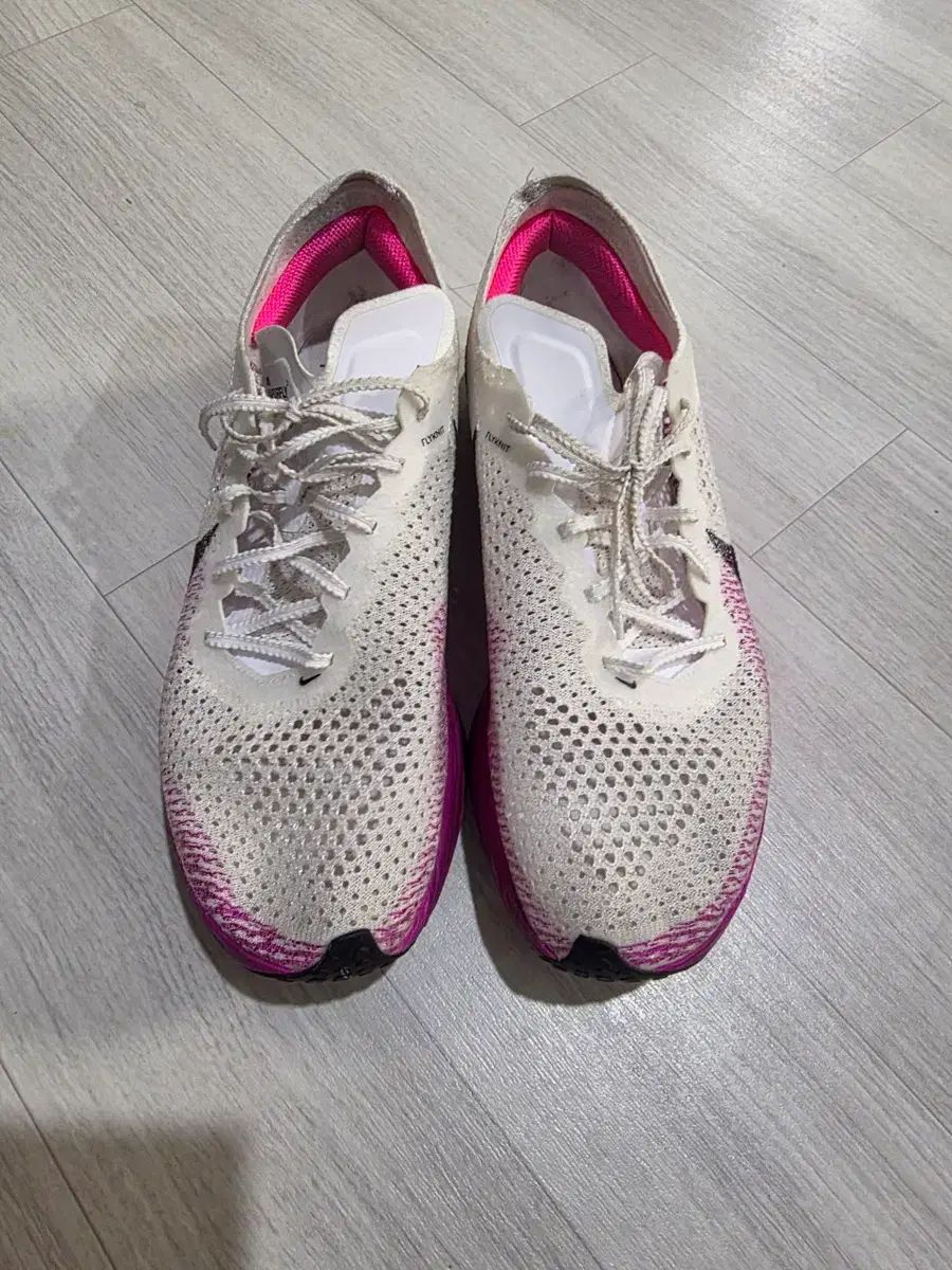 ナイキ ズームエクス クマファーランニングシューズ 275