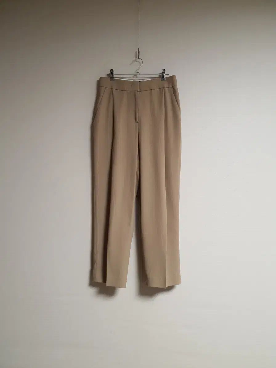 ランバンコレクション ベージュ COLOR ピンタック ルーズフィット パンツ 66 サイズ