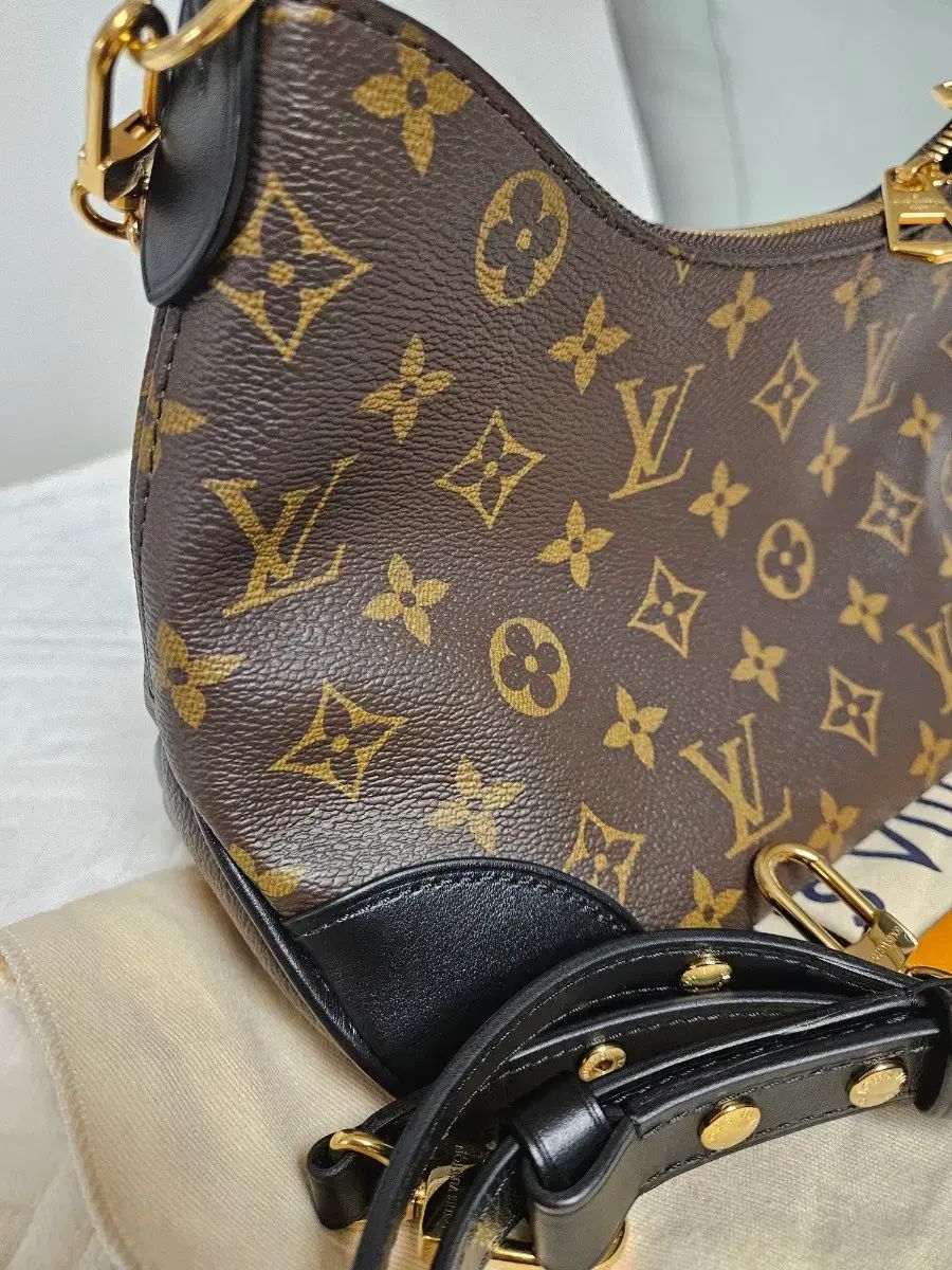 ルイヴィトン ブルノワ