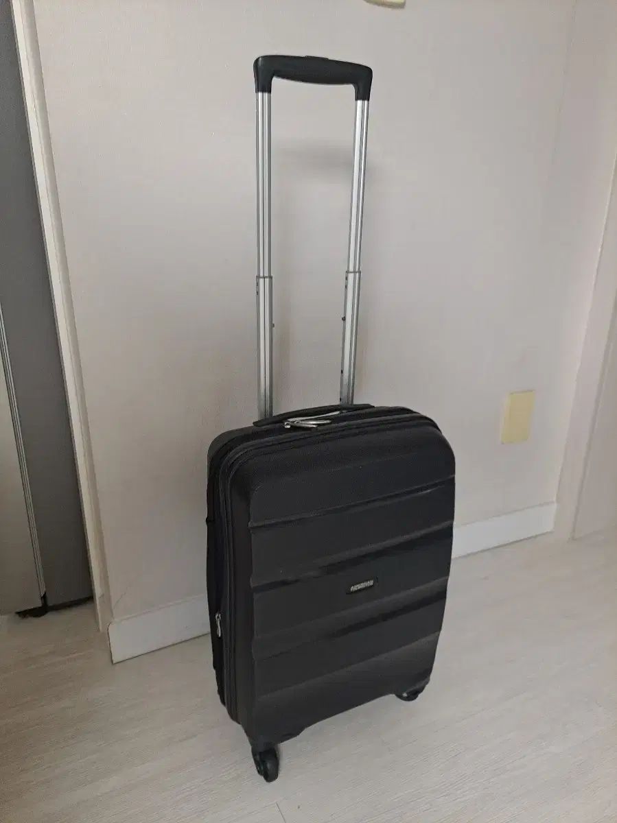 アメリカンツーリスター ボンエア 20インチ 機内持ち込み キャリー