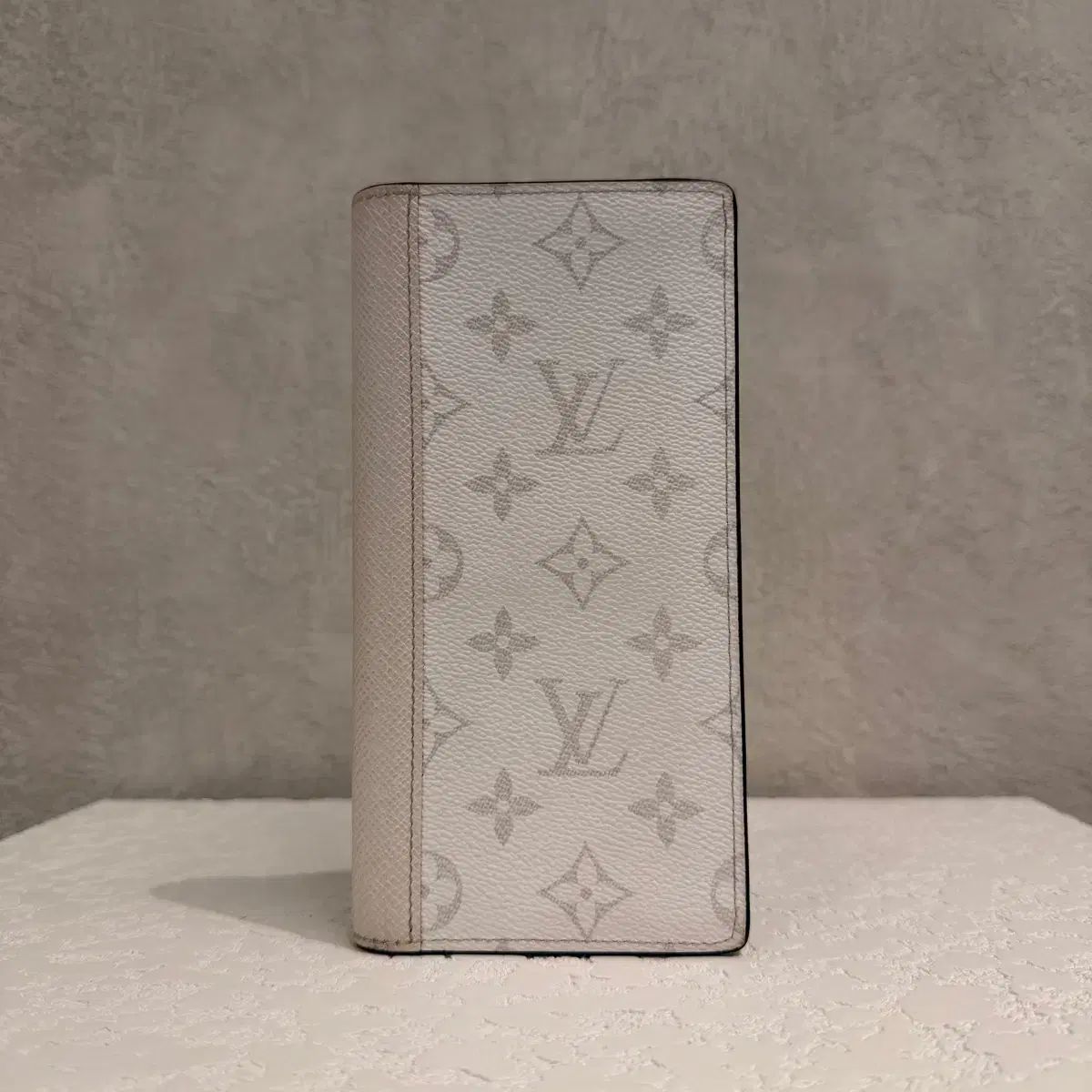Louis Vuitton タイガ ラマ スポーツブラ 財布 長財布