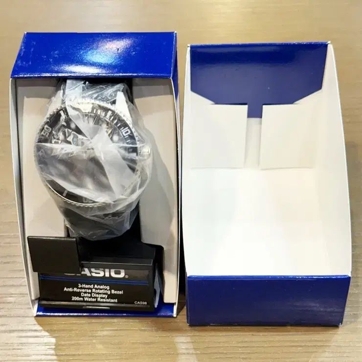 CASIO カシオ MDV 106 1 A 黒カジキダイバーズウォッチ