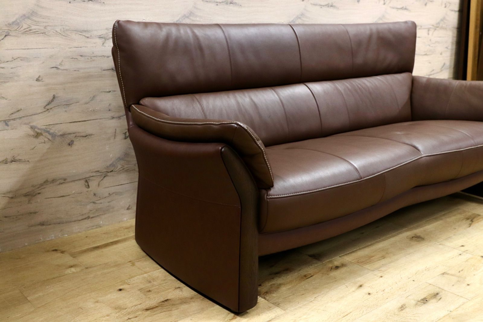 カリモク ZT15シリーズ