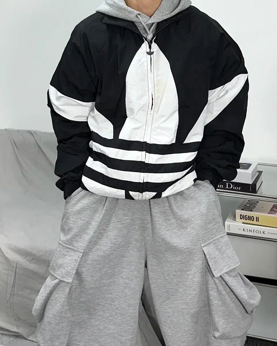 アディダス ビックロゴ ファイヤーバード ウィンドブレーカー L