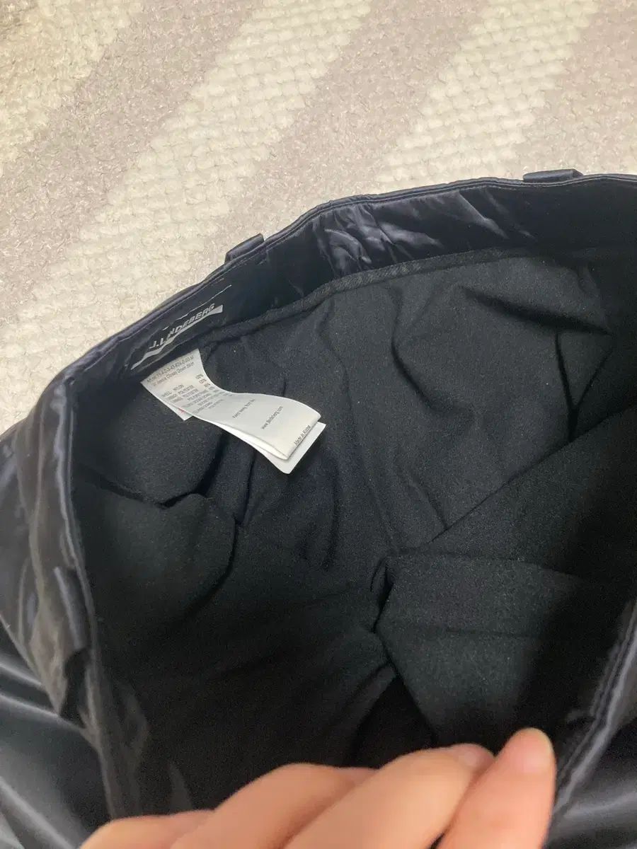 グロッシー スカート