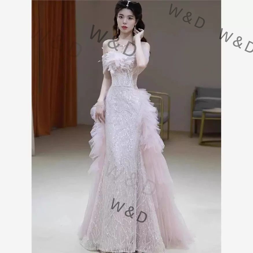 ウェディング ドレス ワンピース オフショルダー エレガント 軽奢華 レディース 挙式 披露宴 お色直し 2025 オフショルダーが首元の優雅さを際立たせる 軽やかで上品なシルエットの軽奢華ウェディングドレス