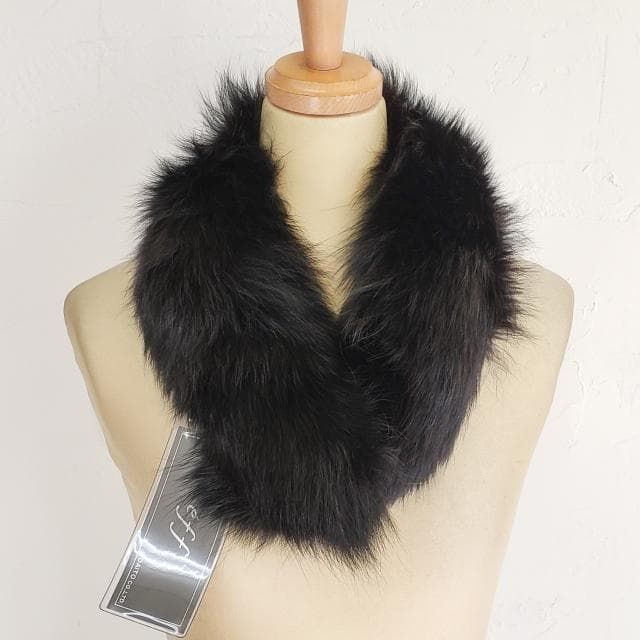 未使用タグ付き✨️ ブルーフォックスファー リアルファー ティペット 黒 未使用 eff ☆ ブルーフォックスファー ティペット 黒 襟巻 フォックス