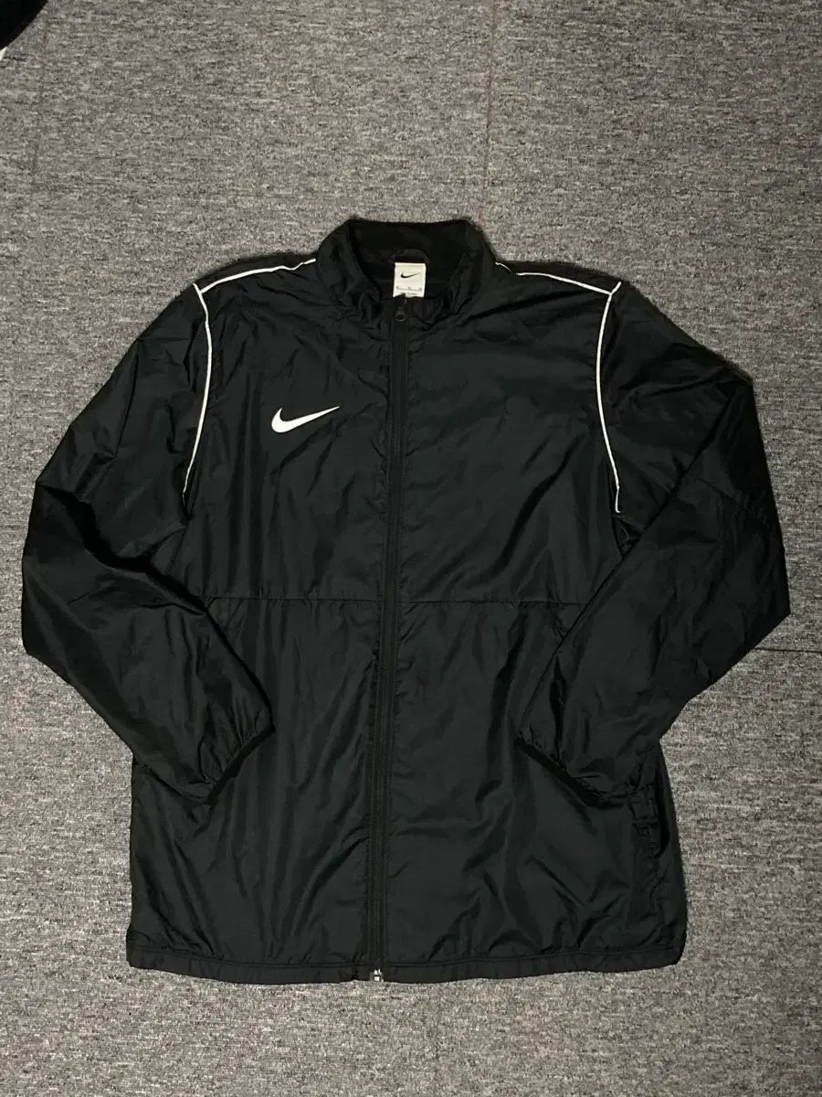 ナイキ ブラック ウィンドブレーカー ジャケット XL - メルカリ