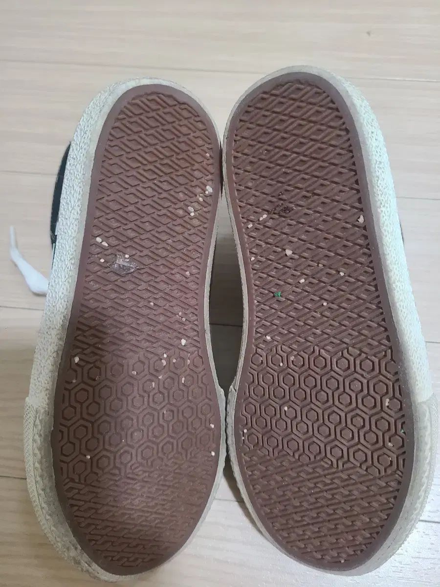 ハイトップ スニーカー