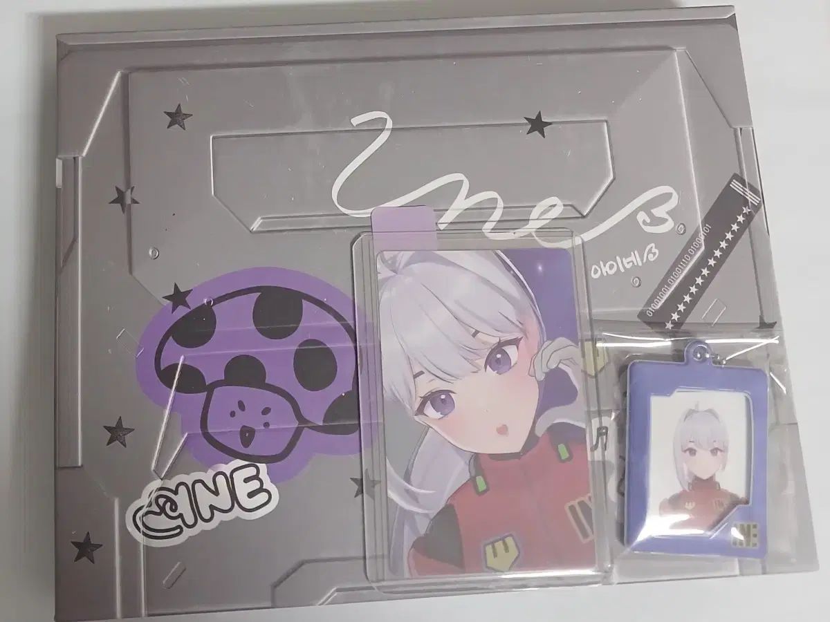 ISEGYEアイドル アイネ アルバム(スペシャル トレカ 含む)