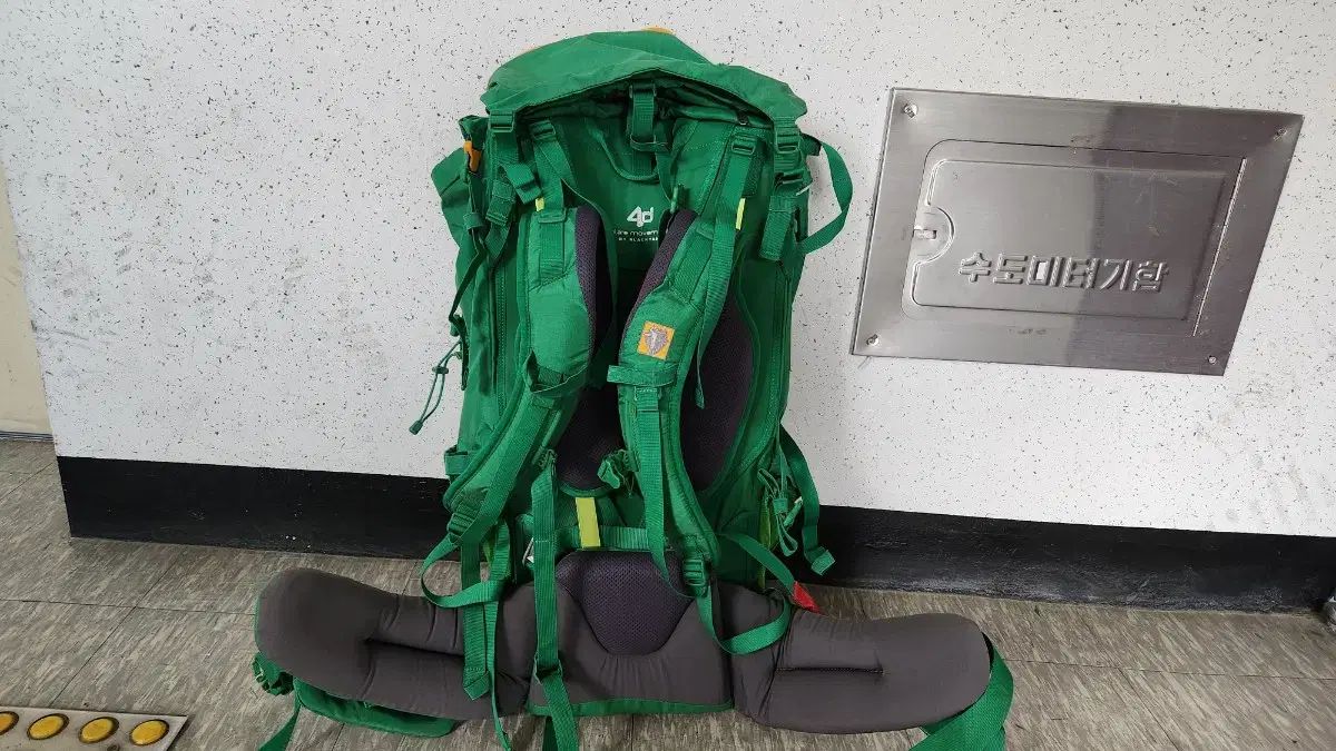 BLACK YAK ブラックヤク 登山 リュックサック グリーン色 Lサイズ