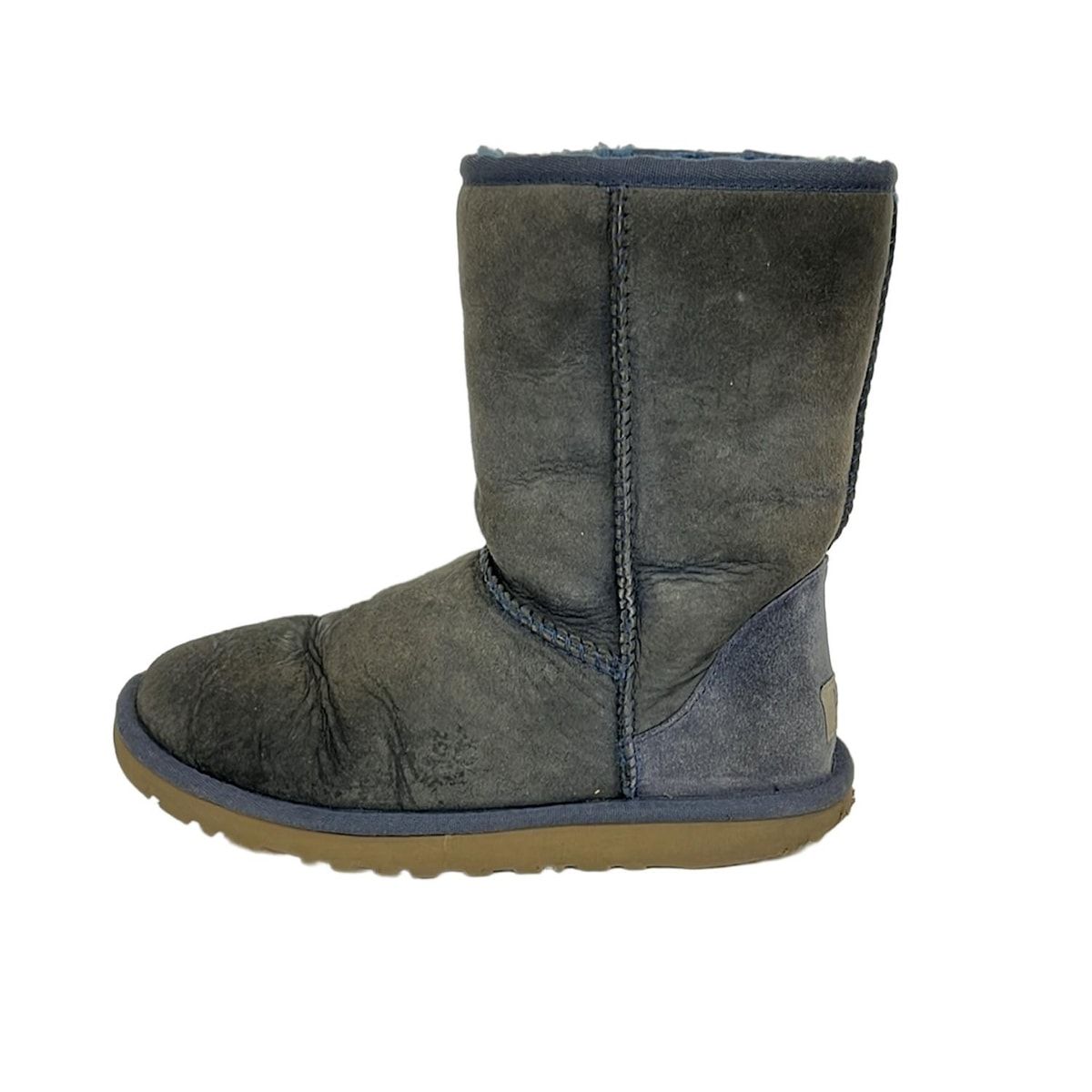 新品未使用✨UGG 5825 アグ ムートンブーツ クラシックショート 23cm 楽天市場】アグ UGG クラシック ショート 2 ブーツ ムートンブーツ