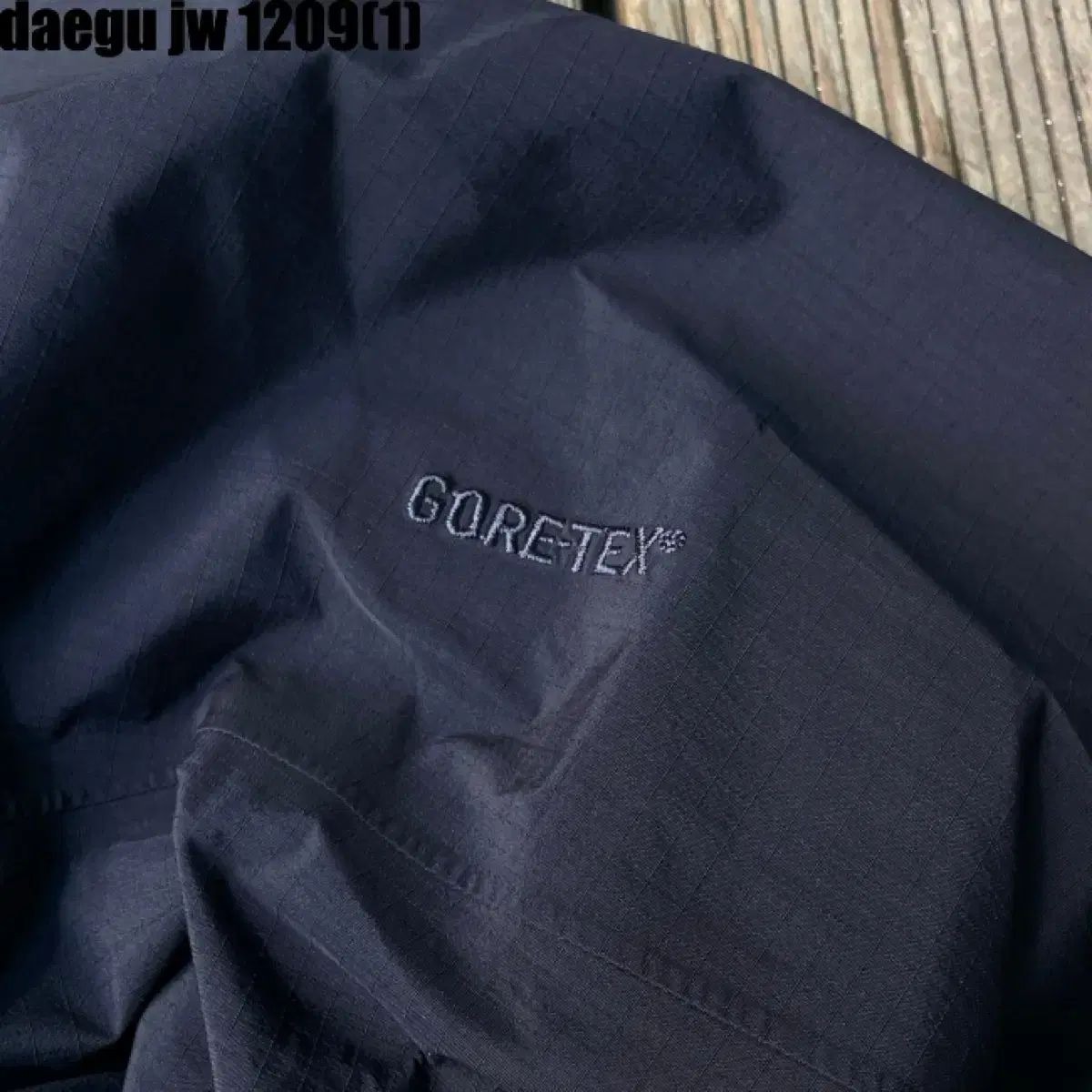 トップス ジップアップ