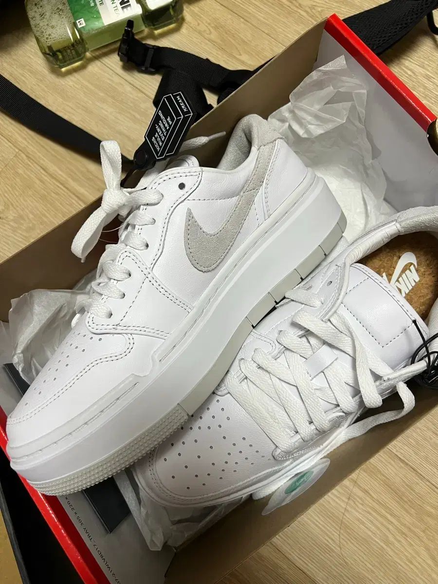 ジョーダン 1 エリベート ロー 白 ウルフ グレー w 250