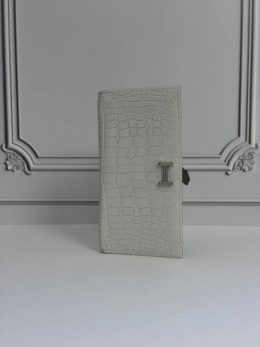 エルメス ワニ ベアン 白 ほぼ新品