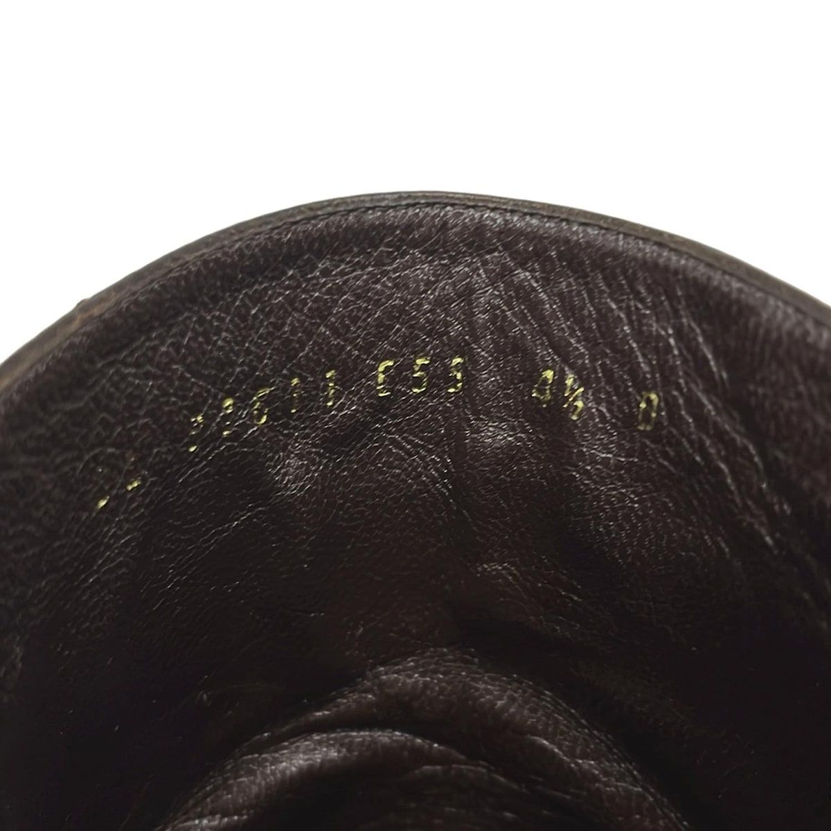 ポインテッド レザー