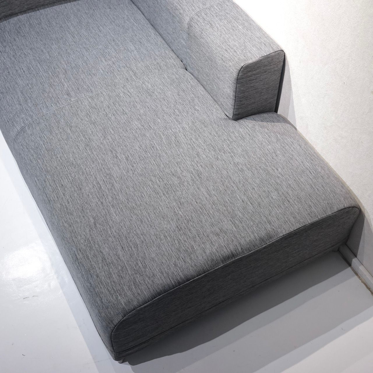  ligne roset リーンロゼ ROSETOpium ロゼオピューム 2人掛け ソファ 2Pソファ 片肘ソファ ファブリック モダン ミニマル ホテルライク 肘掛けソファ 2人掛け 3人掛けソファ ソファ ソファベッド