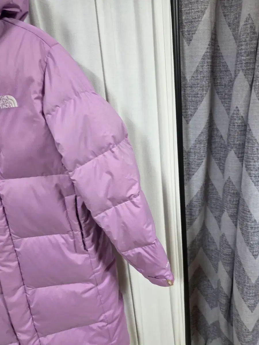 ロング丈ダウンジャケット