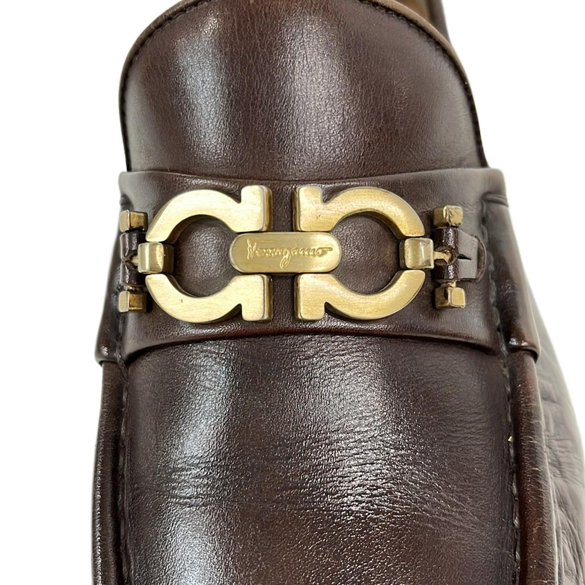 【美品】Ferragamo ガンチーニ ガンメタル レザーローファー ブラウン Ferragamo ガンチーニ レザーローファー | ブラウン | FARFETCH JP