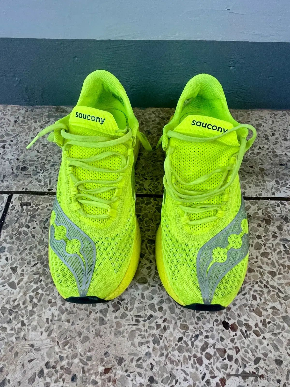 サッカニー エンドルフィン プロ4 ランニングシューズ 265 高品質