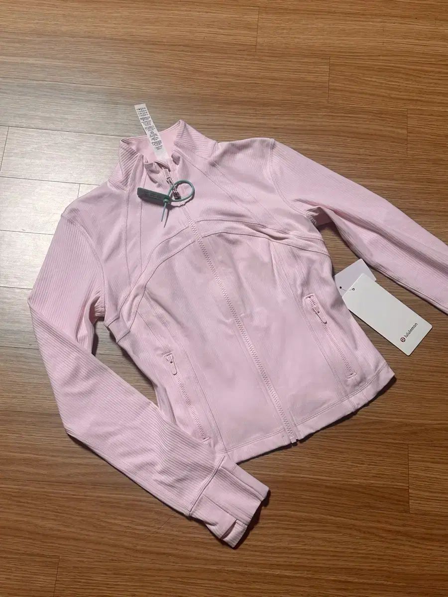 ルルレモン クロップド ディファイン 6 ピング牛乳